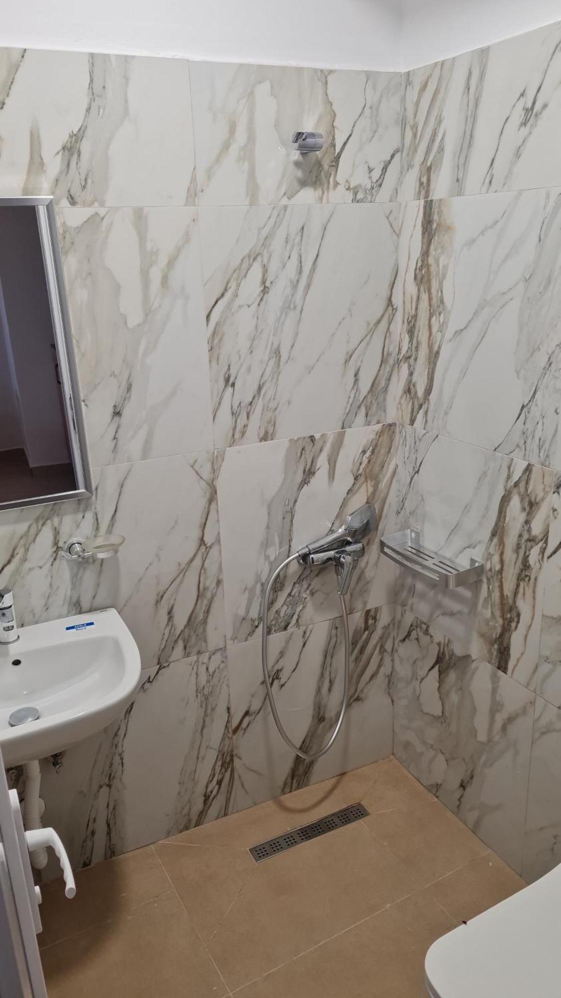 Sol Apartments Gjiri Lalzit ดูร์เรส ภายนอก รูปภาพ