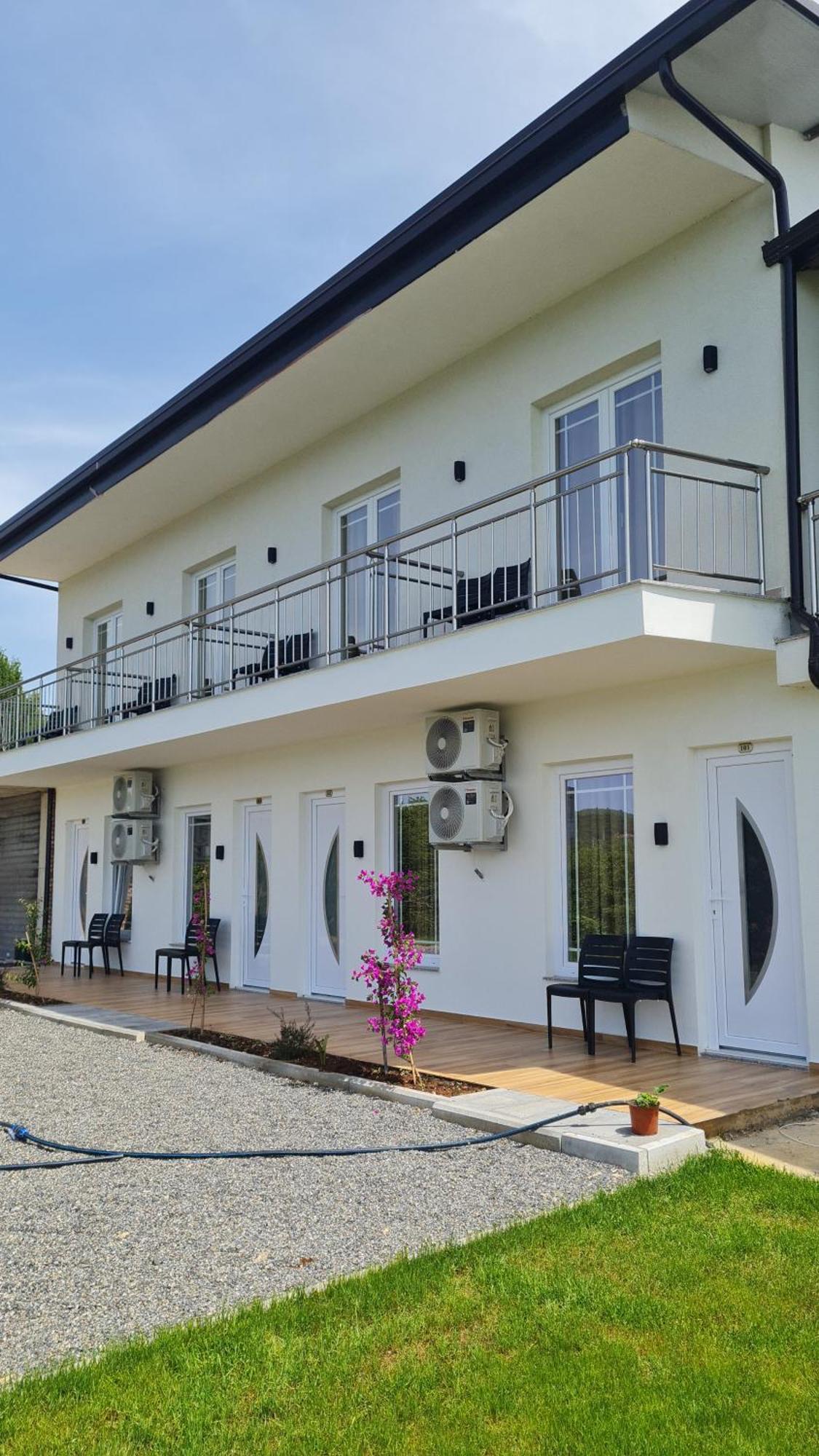 Sol Apartments Gjiri Lalzit ดูร์เรส ภายนอก รูปภาพ