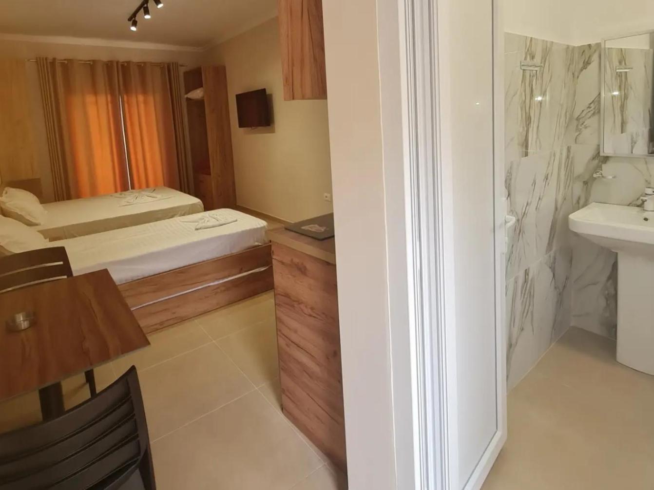 Sol Apartments Gjiri Lalzit ดูร์เรส ภายนอก รูปภาพ