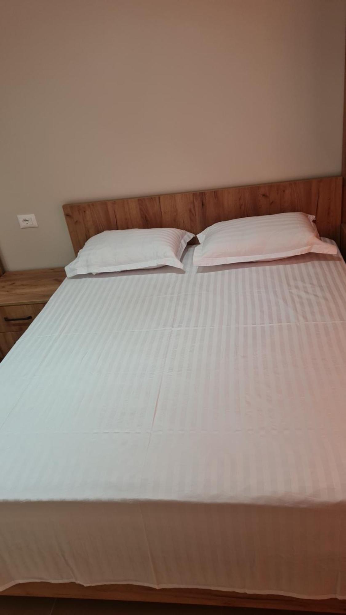 Sol Apartments Gjiri Lalzit ดูร์เรส ภายนอก รูปภาพ